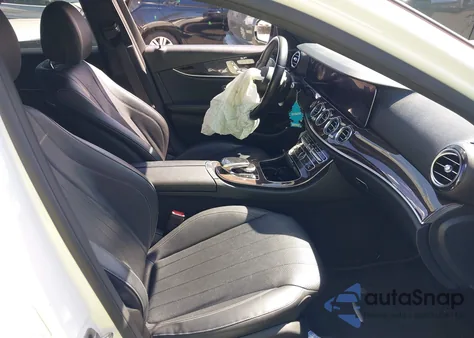 2020 Mercedes-Benz E 450 4Matic z USA, uszkodzony, nr VIN WDDZF6JB9LA727120